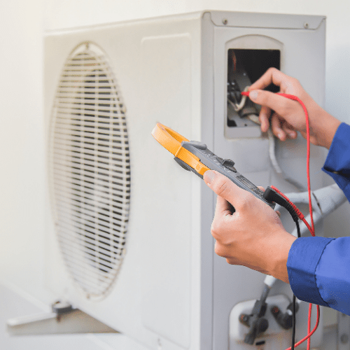 Klimaanlagenwartung durch Ademi Sanitär in Delmenhorst mit Messgerät