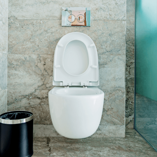 Neues Wand-WC mit moderner Sanitärinstallation von Ademi Sanitär in Delmenhorst